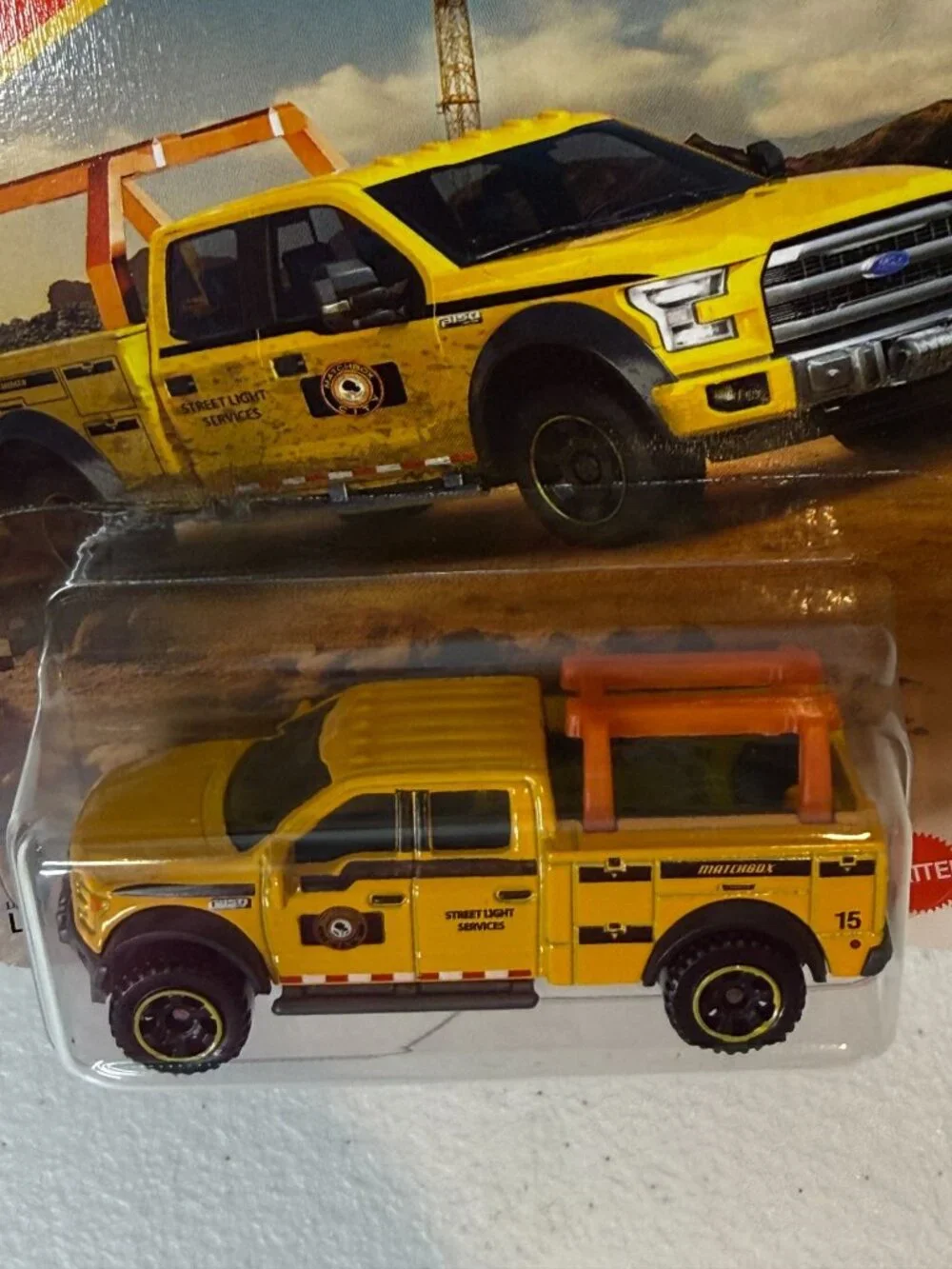 Matchbox 2015 Ford F150 Contractor Truck Yellow 18/125